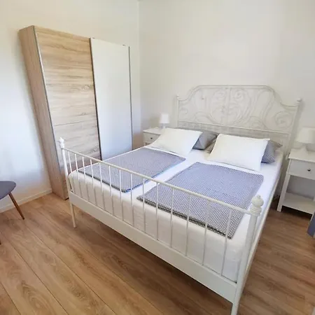 Shine Apartment
